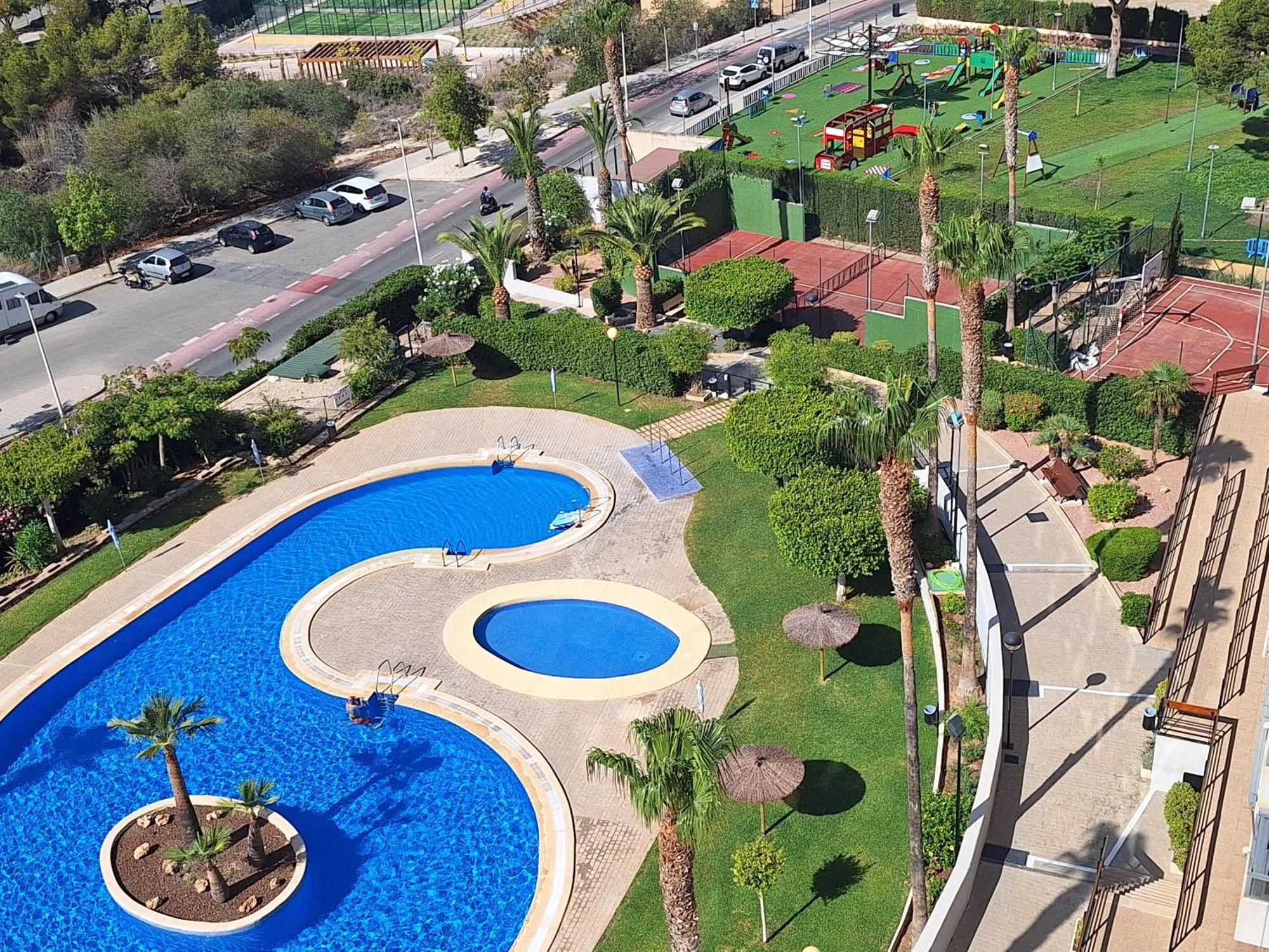 شقة Las Marinas, Apartamento Muy Amplio Cerca De La Playa بينايدورم المظهر الخارجي الصورة