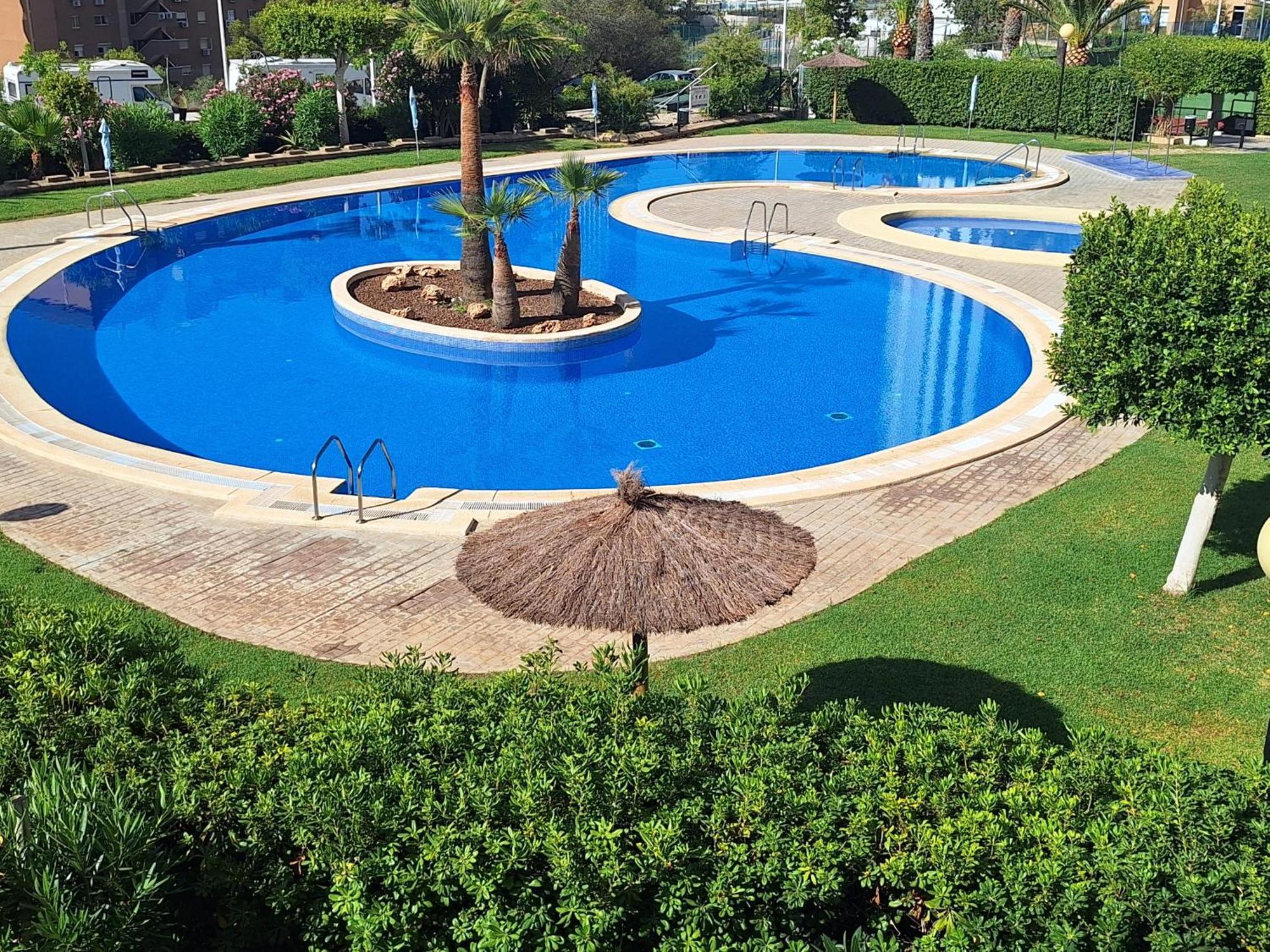 شقة Las Marinas, Apartamento Muy Amplio Cerca De La Playa بينايدورم المظهر الخارجي الصورة