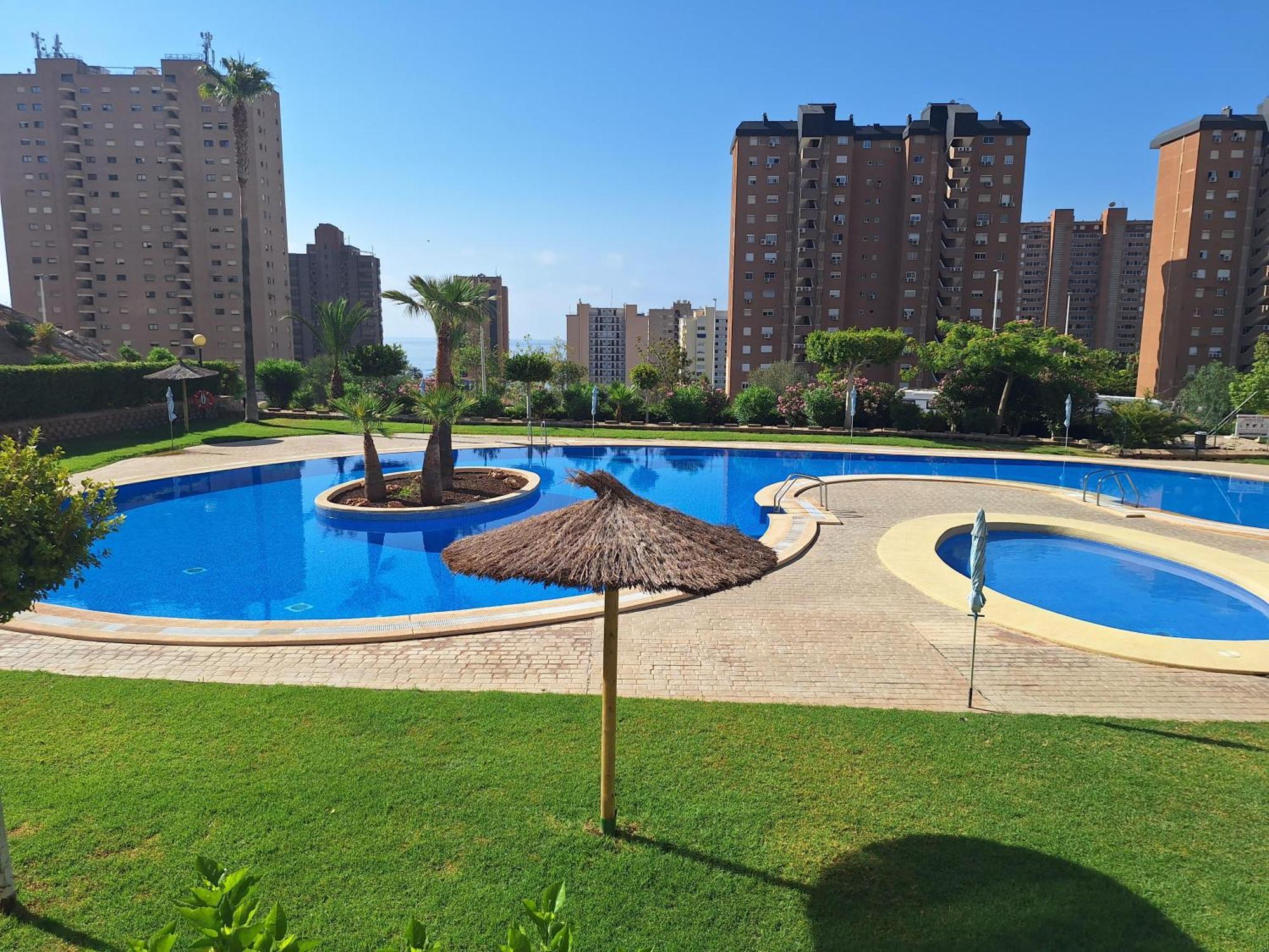 شقة Las Marinas, Apartamento Muy Amplio Cerca De La Playa بينايدورم المظهر الخارجي الصورة